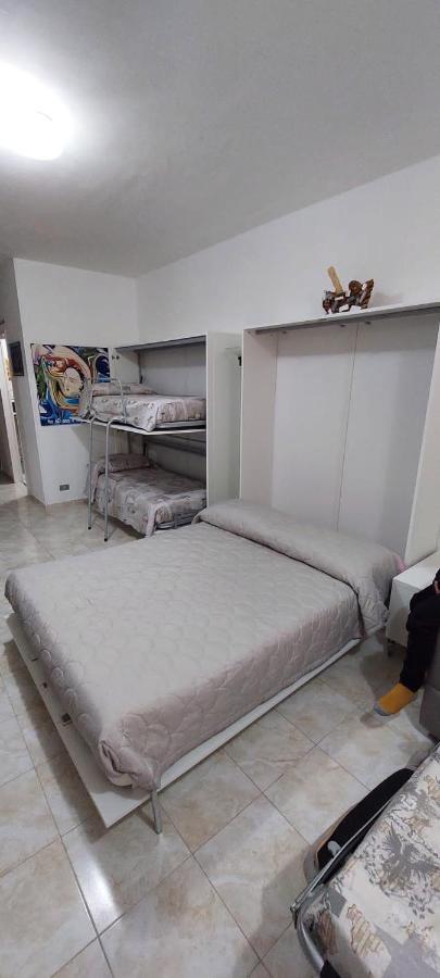 Ampio Monolocale Con Terrazzo - A 2 Passi Dal Mare Apartment Latte Екстериор снимка