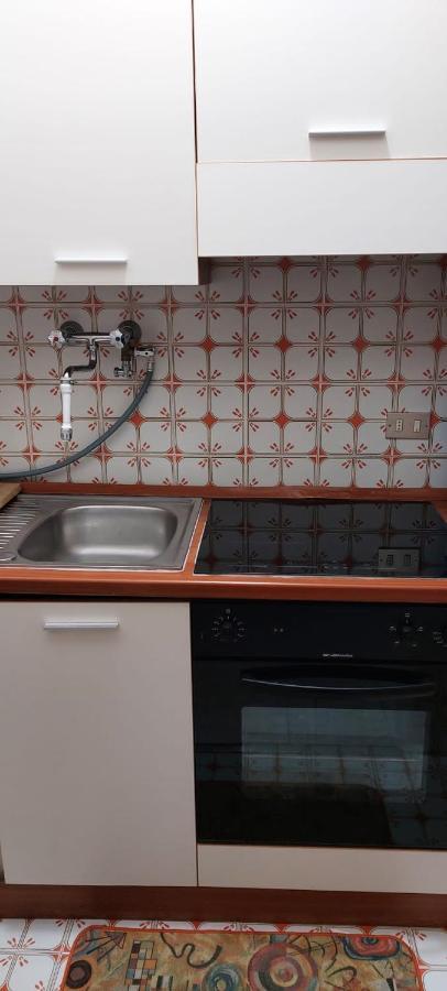 Ampio Monolocale Con Terrazzo - A 2 Passi Dal Mare Apartment Latte Екстериор снимка